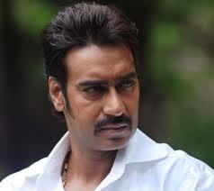 ajay devgan gifted the chain to kid